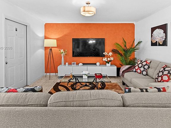 4th image of 200 NE 12th Ave APT 3A