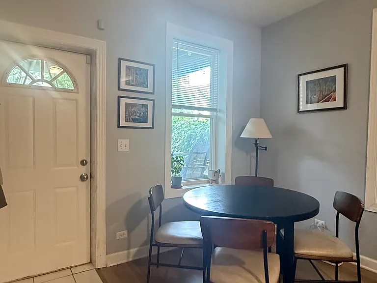 1038 N Hermitage Ave — Photo 5
