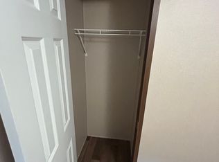 809 E Cedar St, Edna, TX 77957