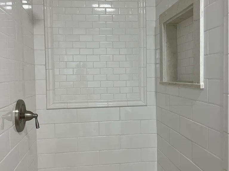 228 W Pearl St — Photo 16