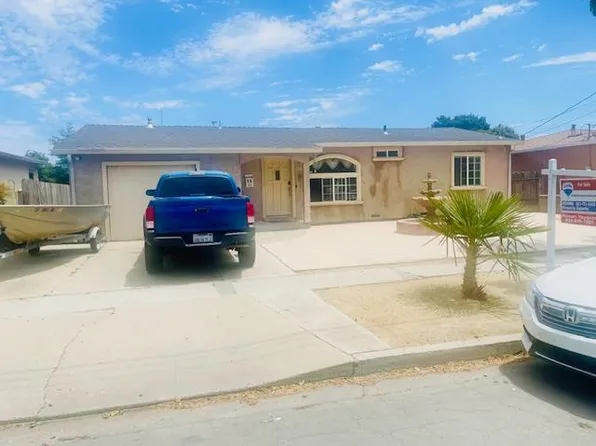 46 Young Dr, Salinas, CA 93901