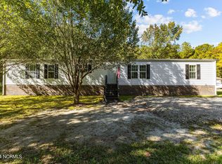 705 Lake Rd, Newport, NC 28570