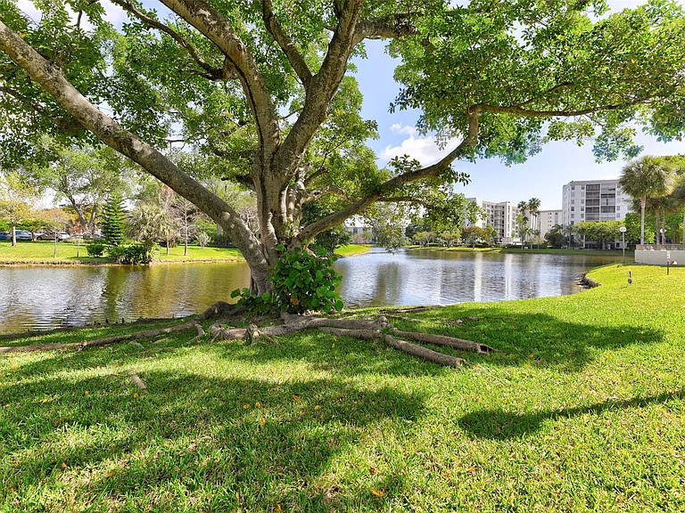 2236 N Cypress Bend Dr #508 — Photo 40