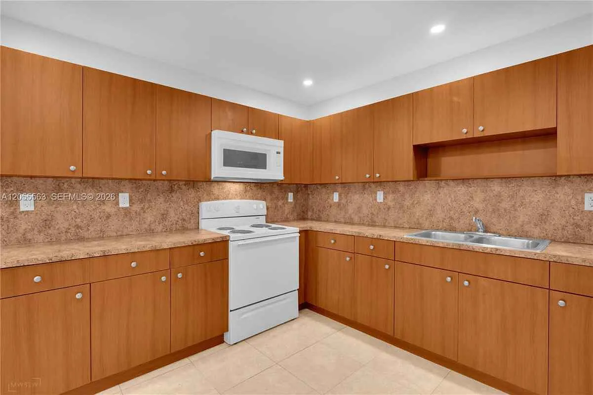 1451 Nw 51st Ter # 1451 Miami, Fl 33142 — Photo 2