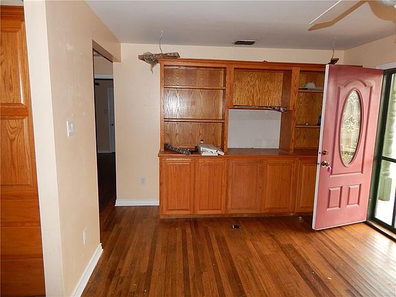 4th image of 10934 Shady Ln
