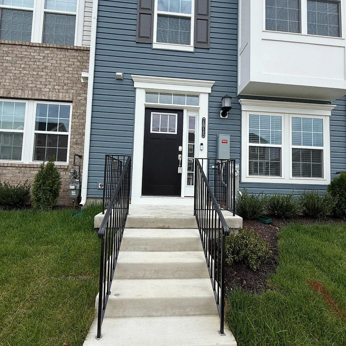 3 bed, 4.0 bath, 1688 sqft, $2,750 — Photo 2