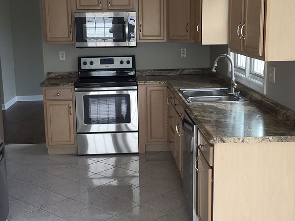 2nd image of 101 Edgewood Dr