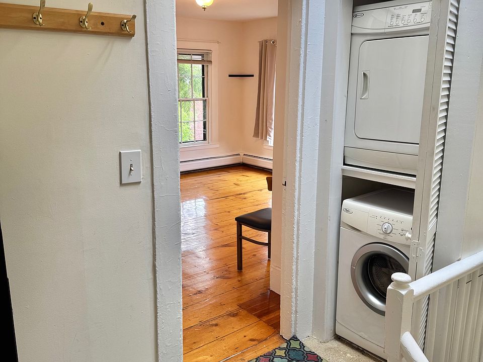 Entry to Unit 3, note exclusive use and free laundry