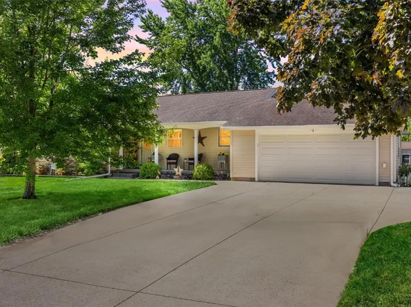 605 E 2nd St, Tipton, IA 52772