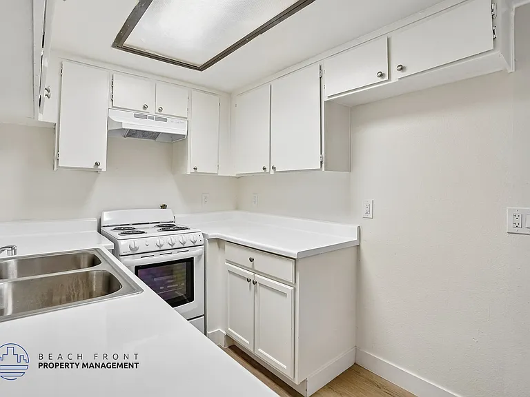 Grand View Tower Apartments — Photo 11