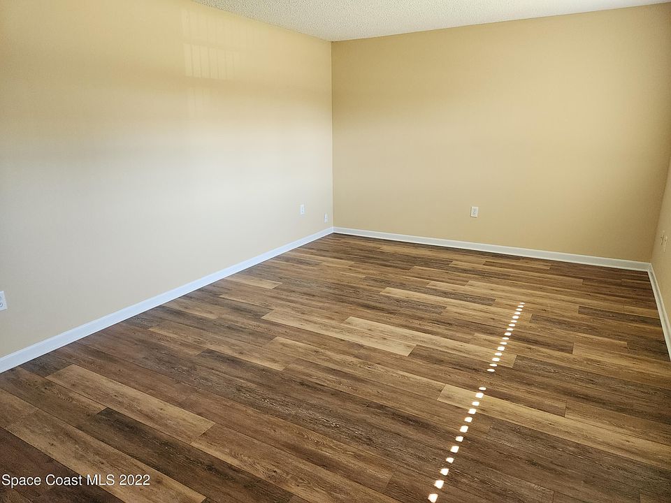 2nd image of 1652 Stewart Pl #1652