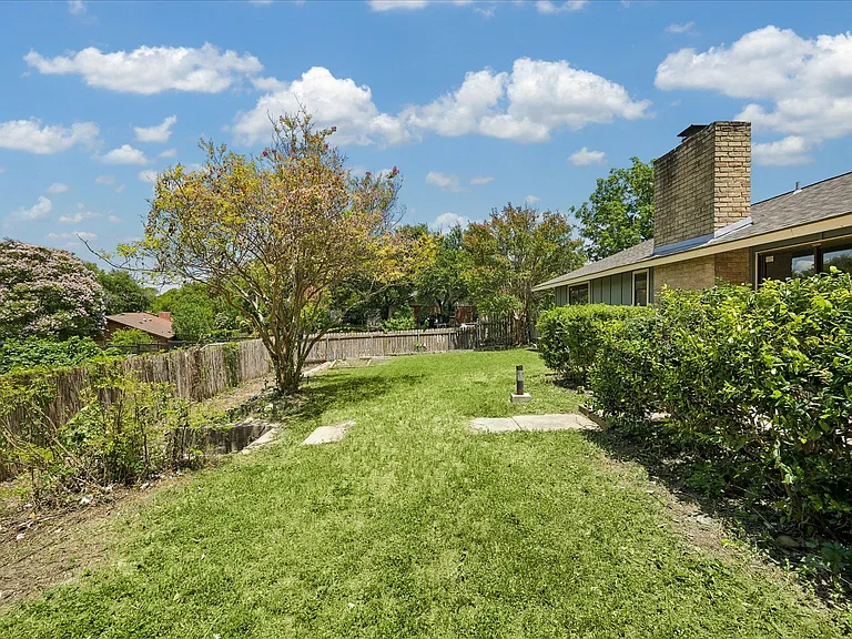 10010 Faylin Dr — Photo 29