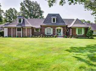 8311 Wenonga Rd, Leawood, KS 66206