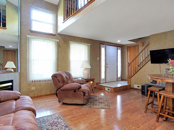 5th image of 14725 Le Claire Ave