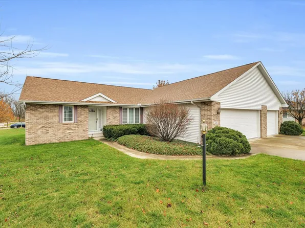 210 Wilsey Ln, Sidney, IL 61877
