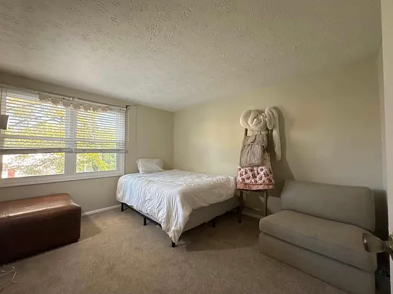 Large 2nd bedroom