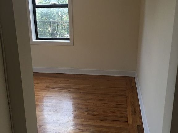 3rd image of 4321 49th St APT C4