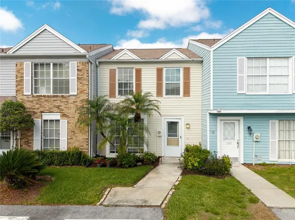 16110 Rambling Vine Dr W, Tampa, FL 33624