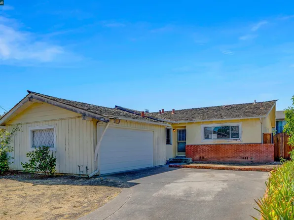 20073 Butterfield Dr, Castro Valley, CA 94546
