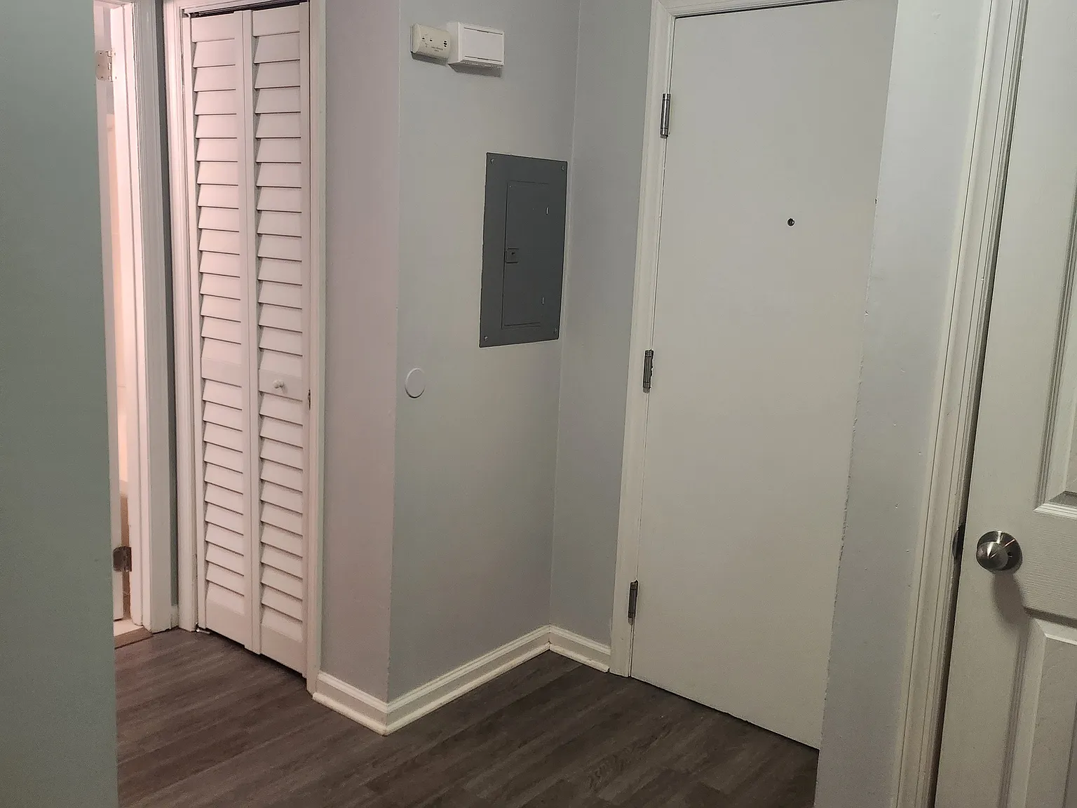 364 Westwood Ave — Photo 2