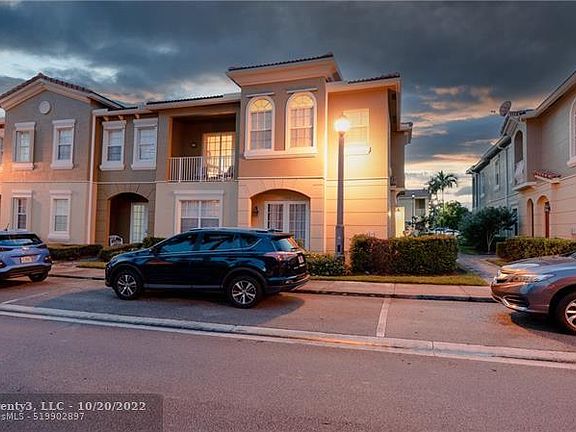 3rd image of 5805 Hampton Hills Blvd #2201