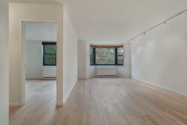 Rented by PocketBroker Inc | media 19