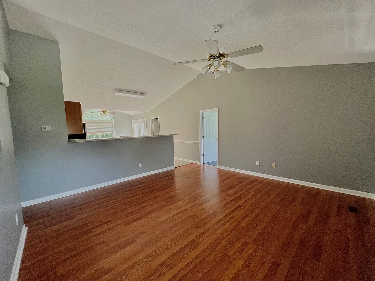 Building Photo - 216 Southaven Ct