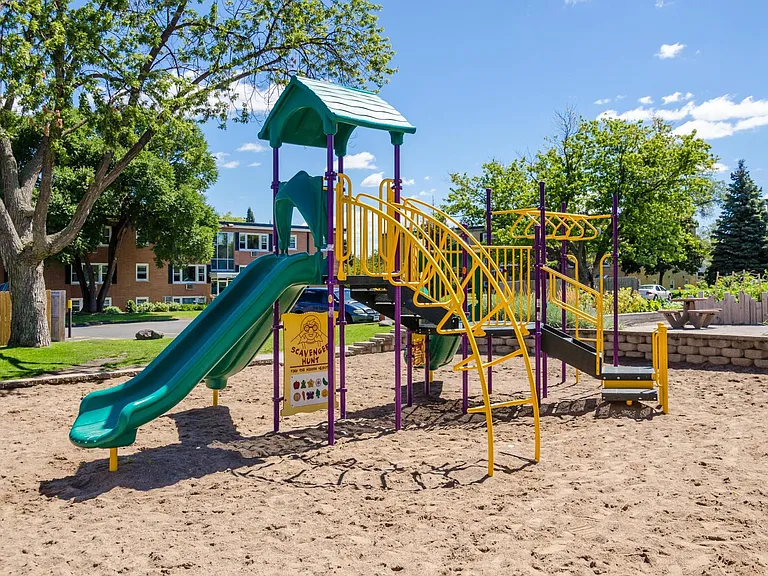 Cedarview Commons — Photo 8
