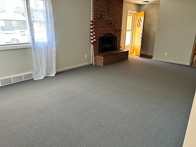 2015 Miles Ave — Photo 3