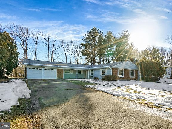 2nd image of 13003 Melville Ln