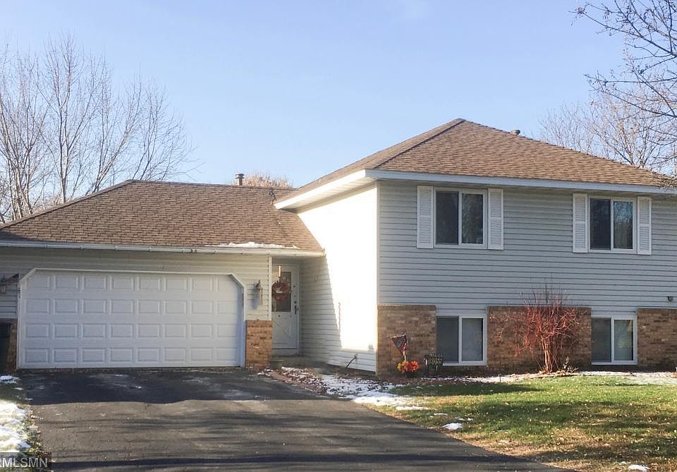 1st image of 18055 Echo Dr