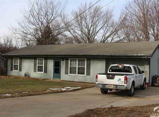 540 E 7th St, Lecompton, KS 66050