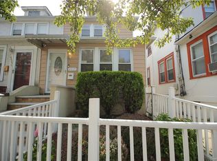 4457 Mundy Ln, Bronx, NY 10466