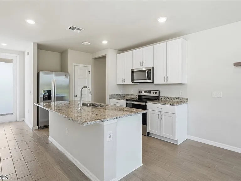 44197 Frontier Dr — Photo 1