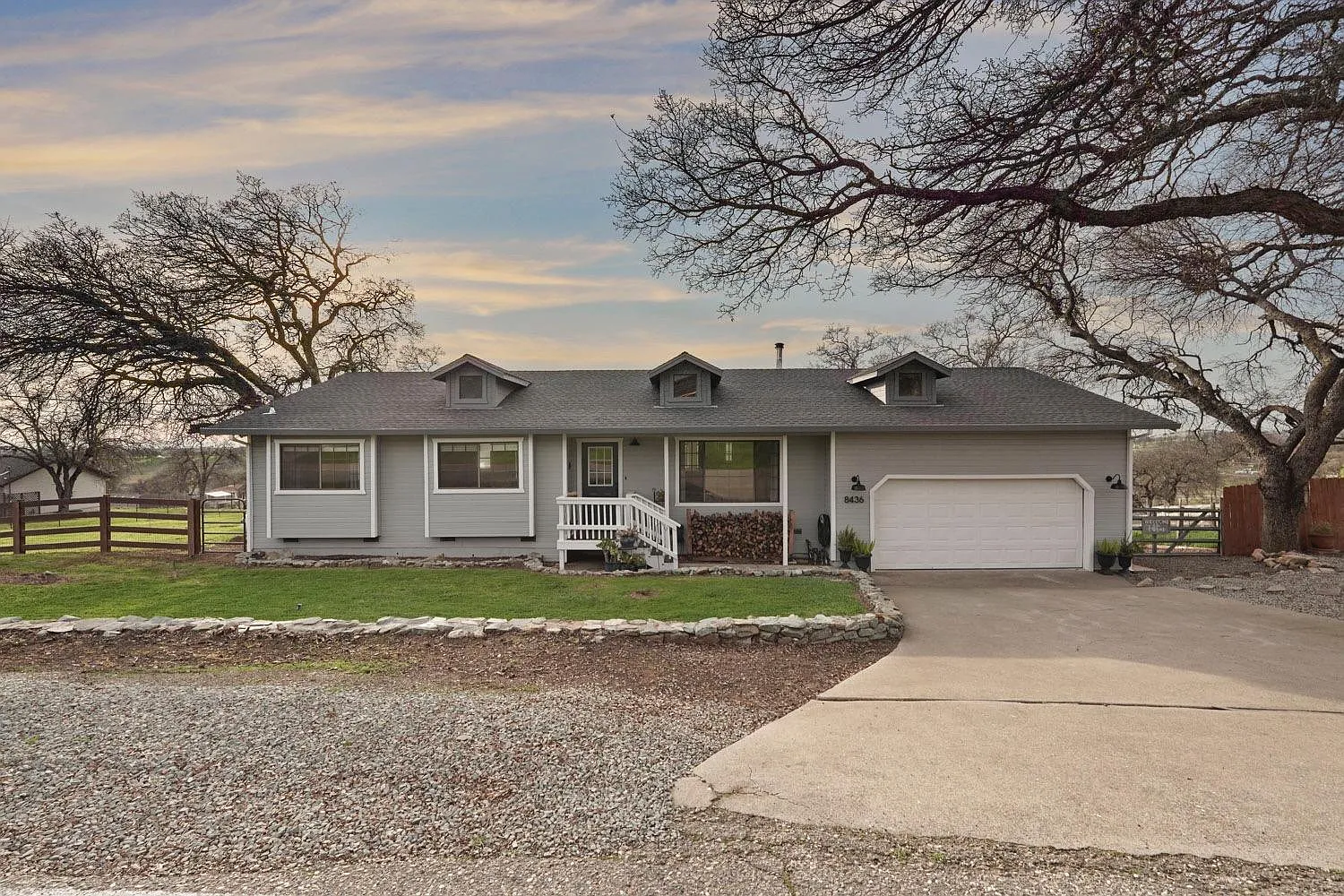 8436 Goggin St photo 1