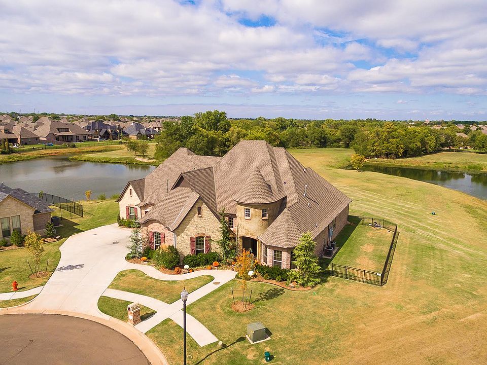 1st image of 15416 Kestral Lake Dr