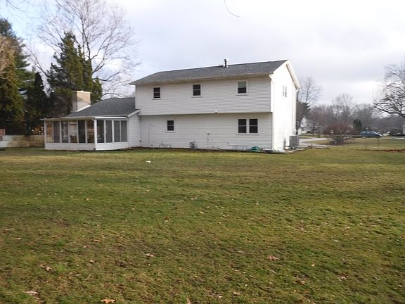 5th image of 22671 Briarhill Dr