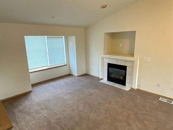 3rd image of 914 127th Court E