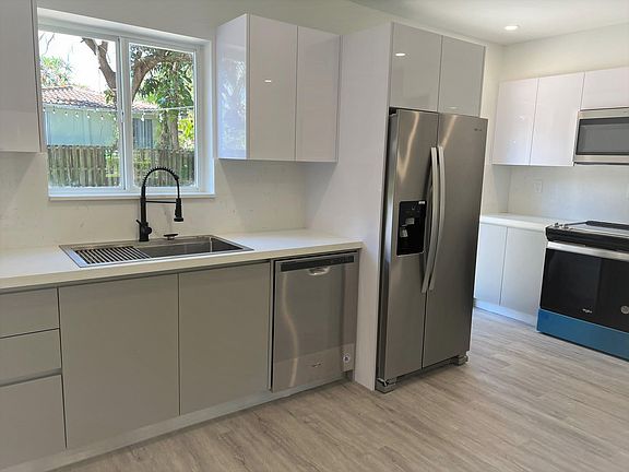 2nd image of 843 SW 20th St #1A
