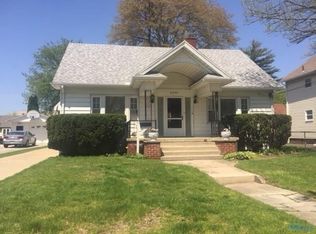 2444 Oak Grove Pl, Toledo, OH 43613