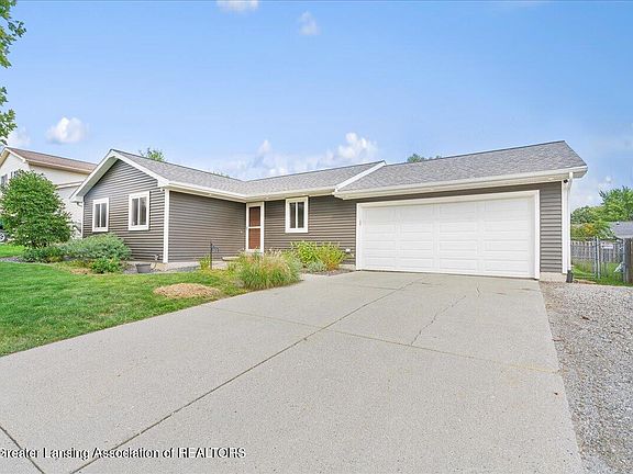 4th image of 1572 Berkley Dr