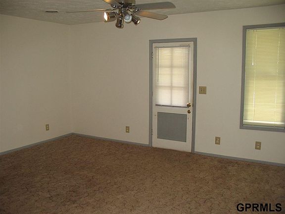 2nd image of 624 S 8th St APT 1