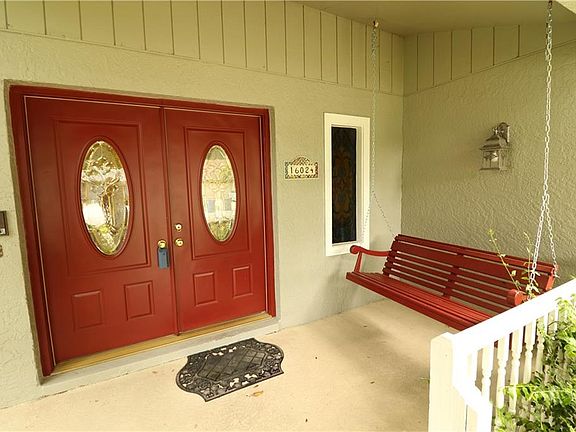 3rd image of 16024 Glen Haven Dr