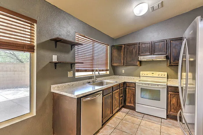 3039 W Calle Levante — Photo 10