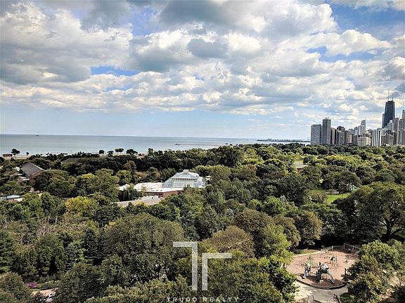 5th image of 2150 N Lincoln Park W APT 611