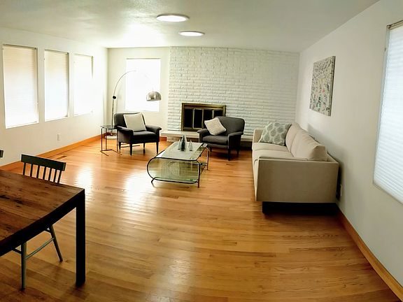 4th image of 11208 NE 61st Pl