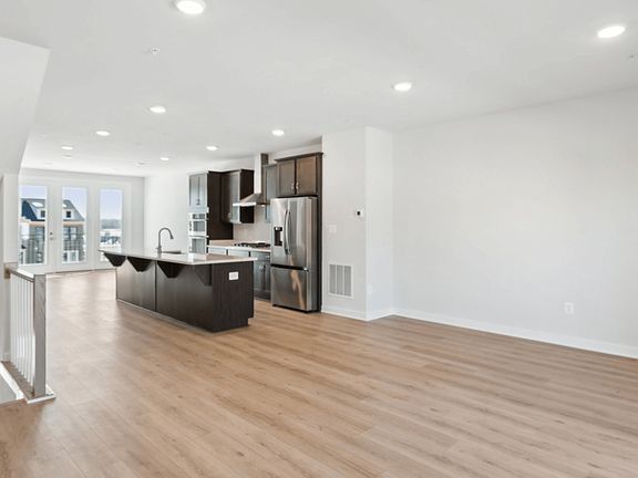 5th image of 17204 Hardisty Way