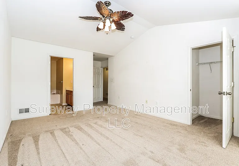 158 Chancellor Dr — Photo 9