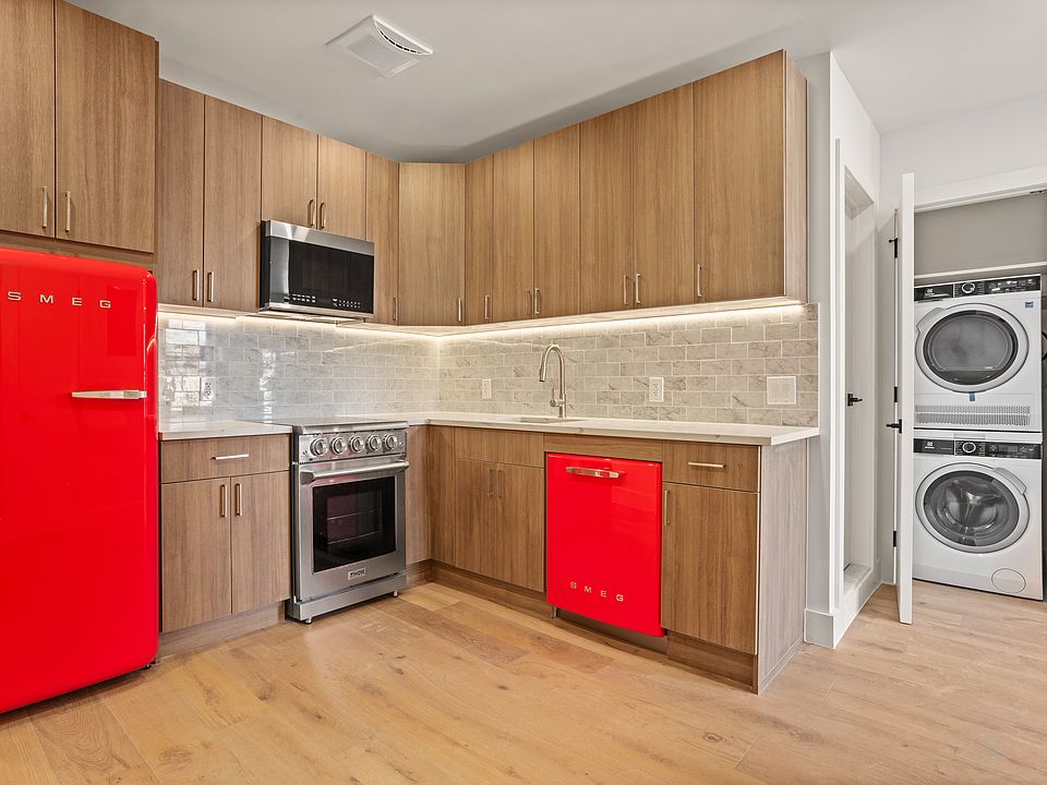 1st image of 82-86 W Washington Pl #6B