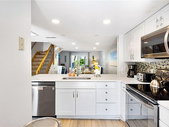 4th image of 31 S Forest Beach Dr APT 2